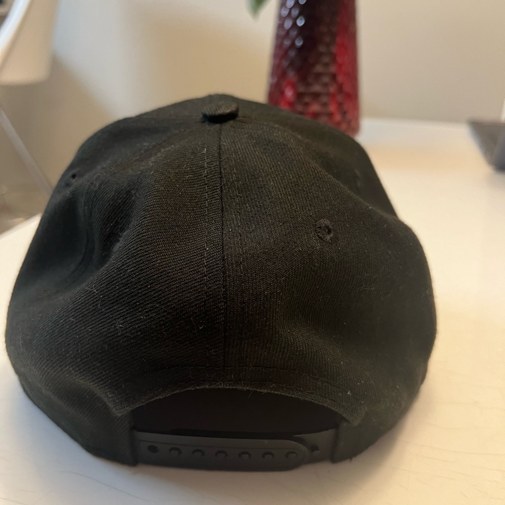 Men’s cap bundle. - Picture 4 of 6